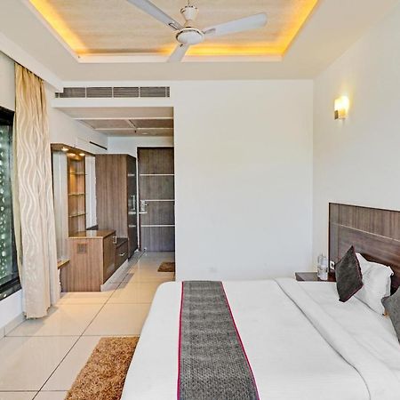 Hotel Oyo Townhouse 484 Sanskriti Delhi  Exterior foto